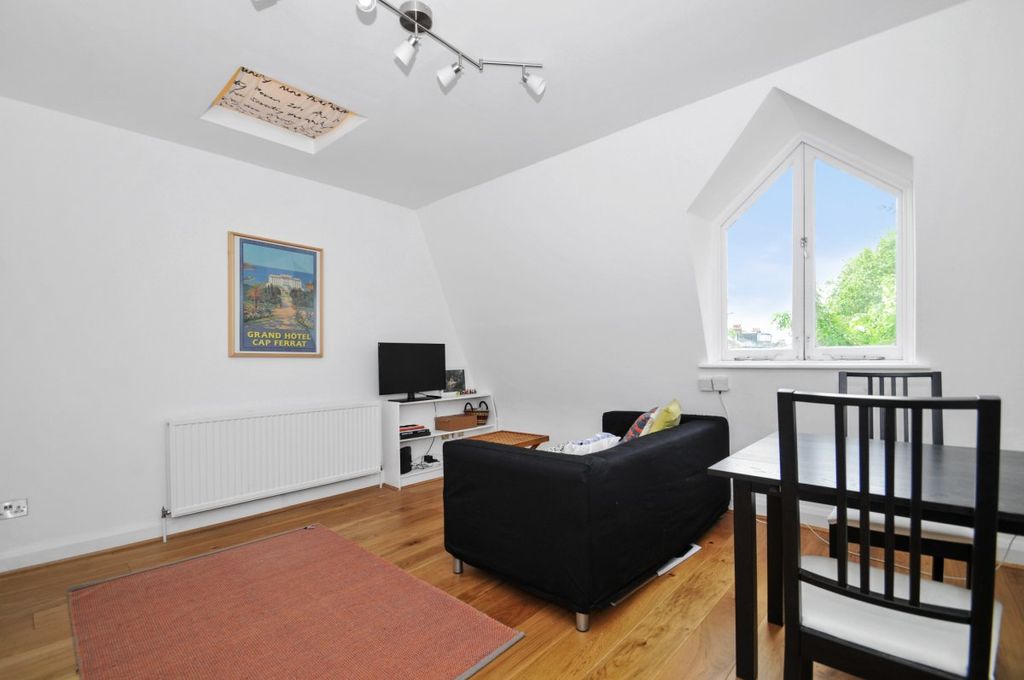 Property photo 2 of 9