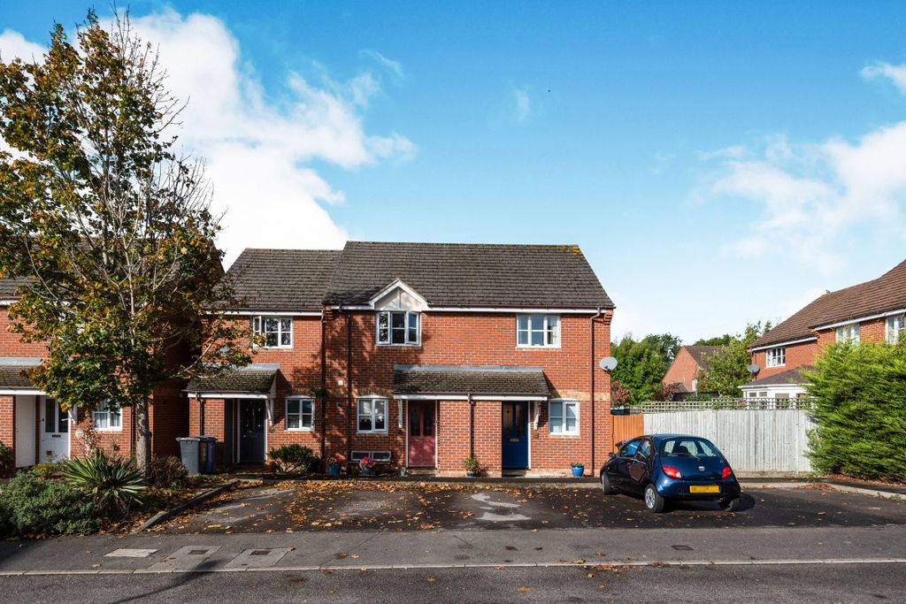 Property photo 1 of 7 Front