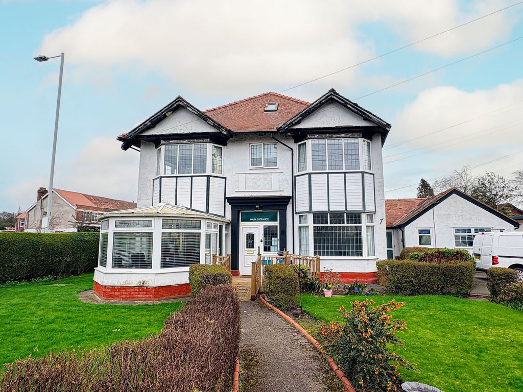 Property photo 1 of 27