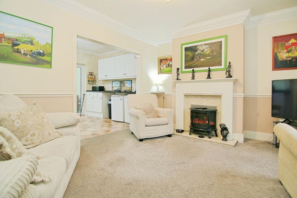 Property photo 2 of 17 Living Room