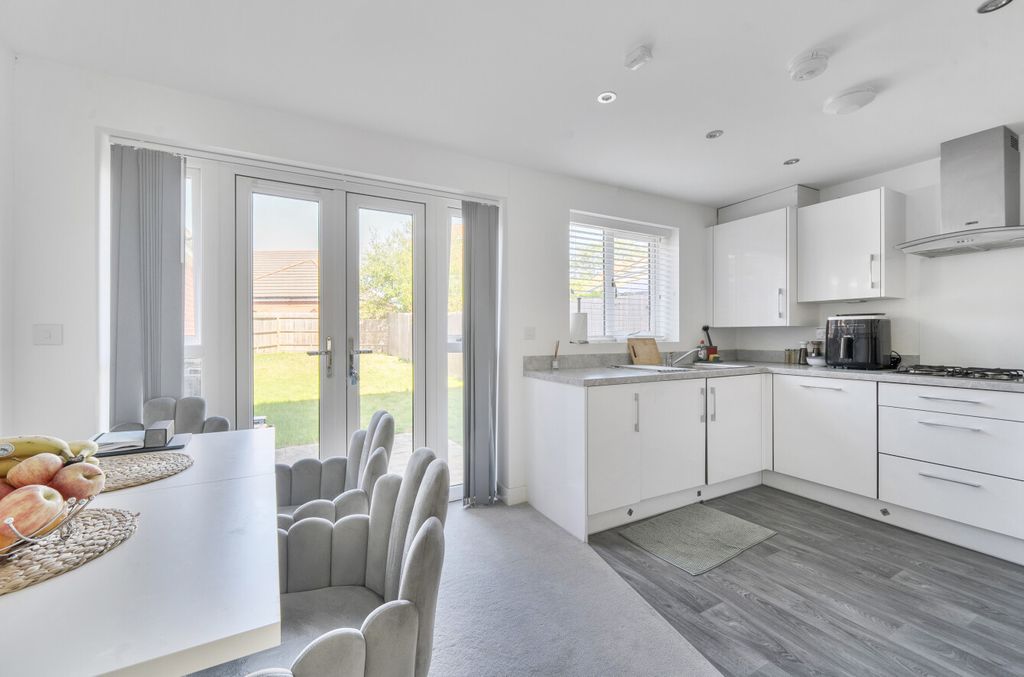Property photo 2 of 18 1482192-19-6A38Ff...