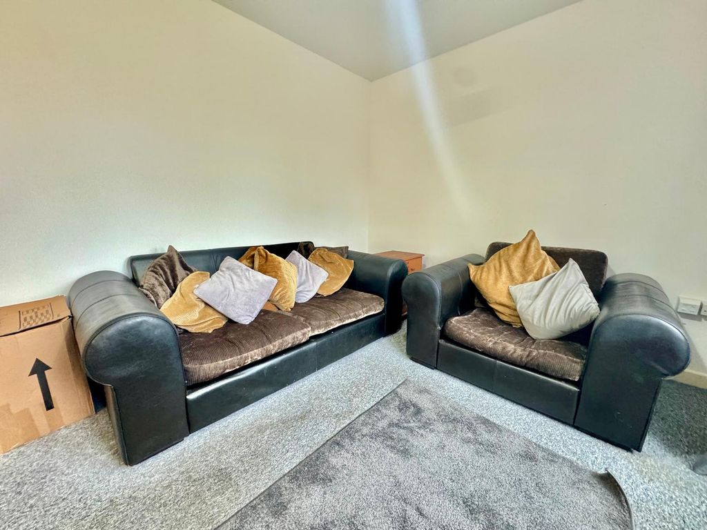 Property photo 2 of 15 Image