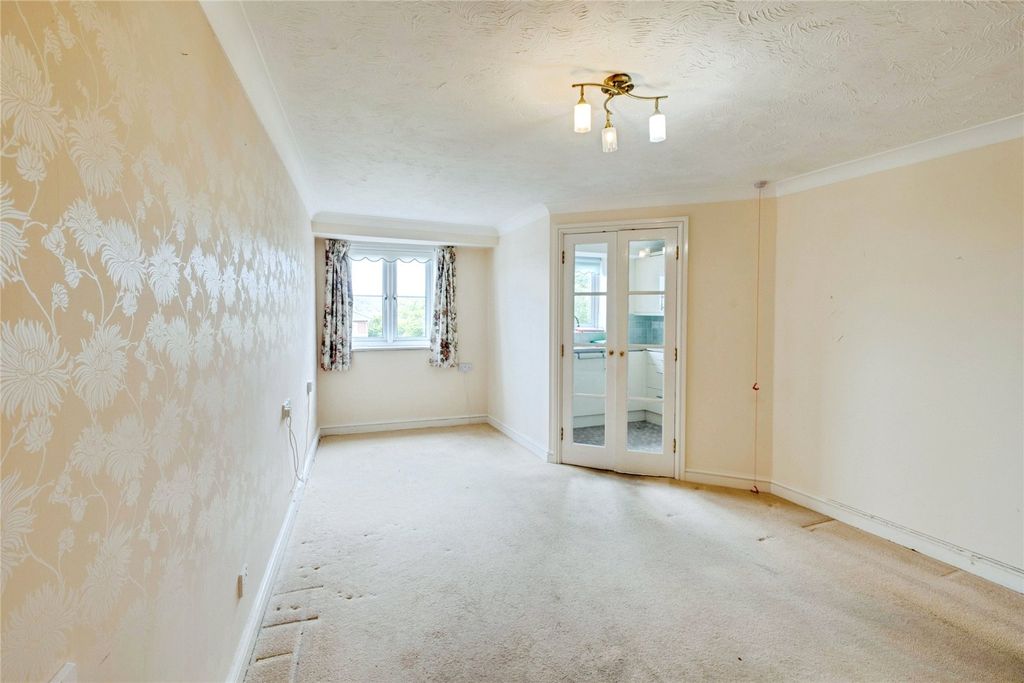 Property photo 2 of 11 Lounge