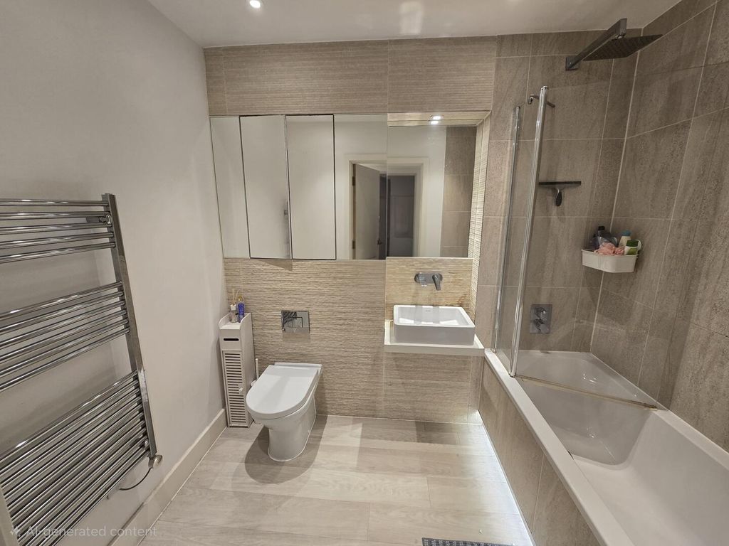 Property photo 3 of 11 Bathroom