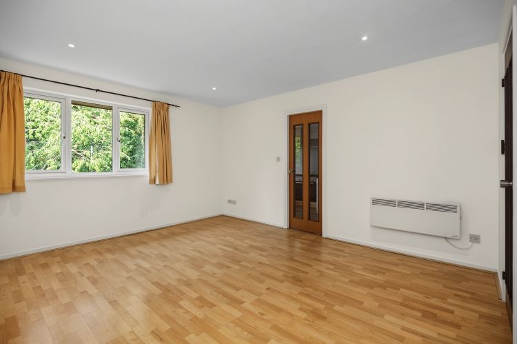 Property photo 3 of 8 336717