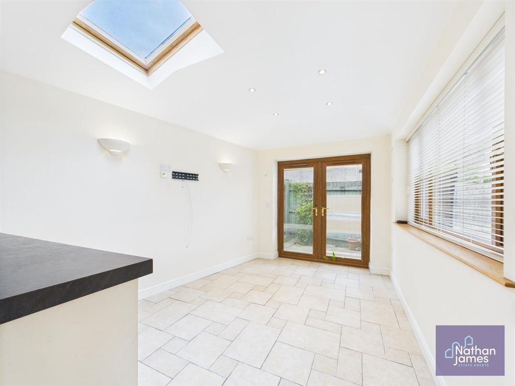 Property photo 3 of 19 Dining Room