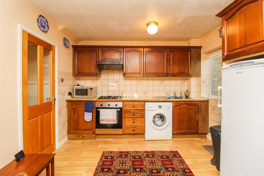 Property photo 3 of 11 Kitchen/Diner