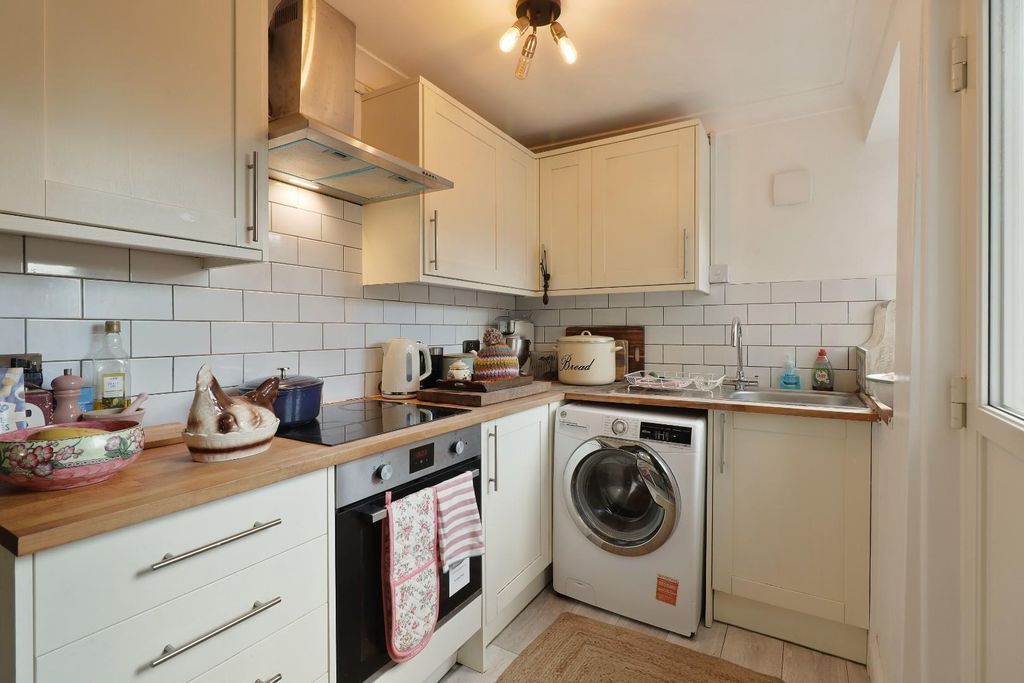 Property photo 3 of 19 Off-Shot Kitchen
