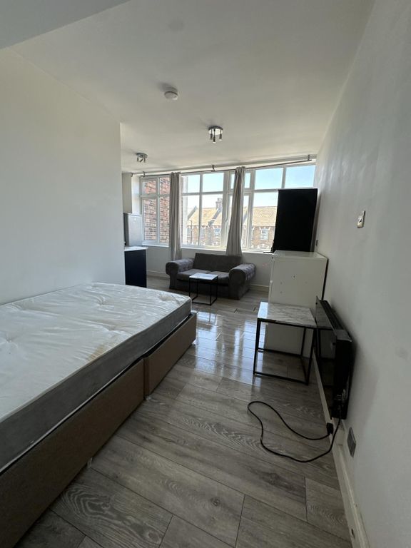 Property photo 2 of 6