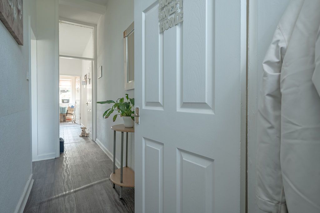 Property photo 2 of 18 Gallery