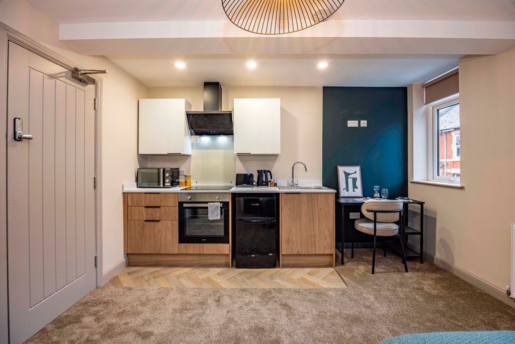 Property photo 2 of 22