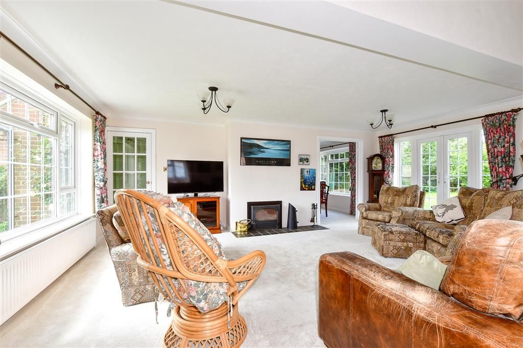 Property photo 1 of 11 Lounge