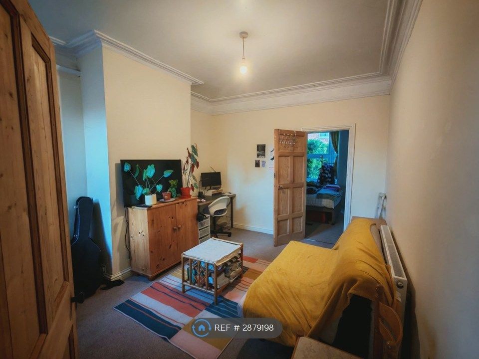 Property photo 2 of 10 Living Room