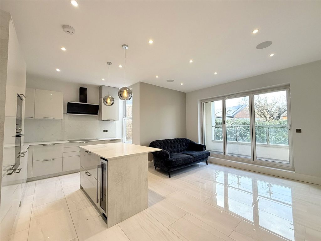 Property photo 3 of 17 Picture No. 13