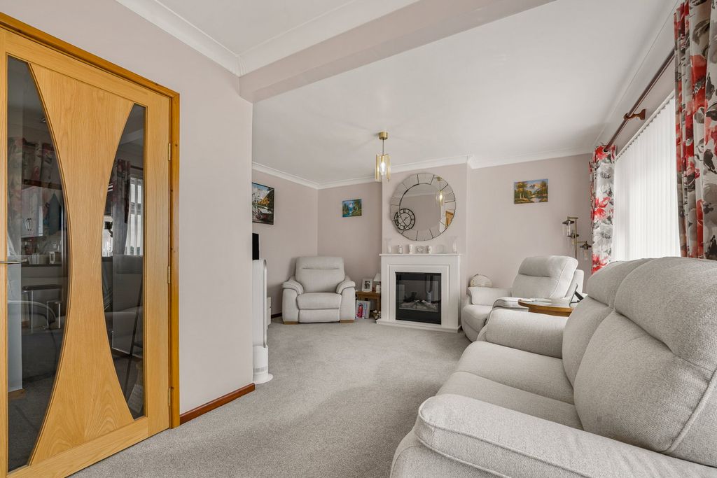 Property photo 2 of 30