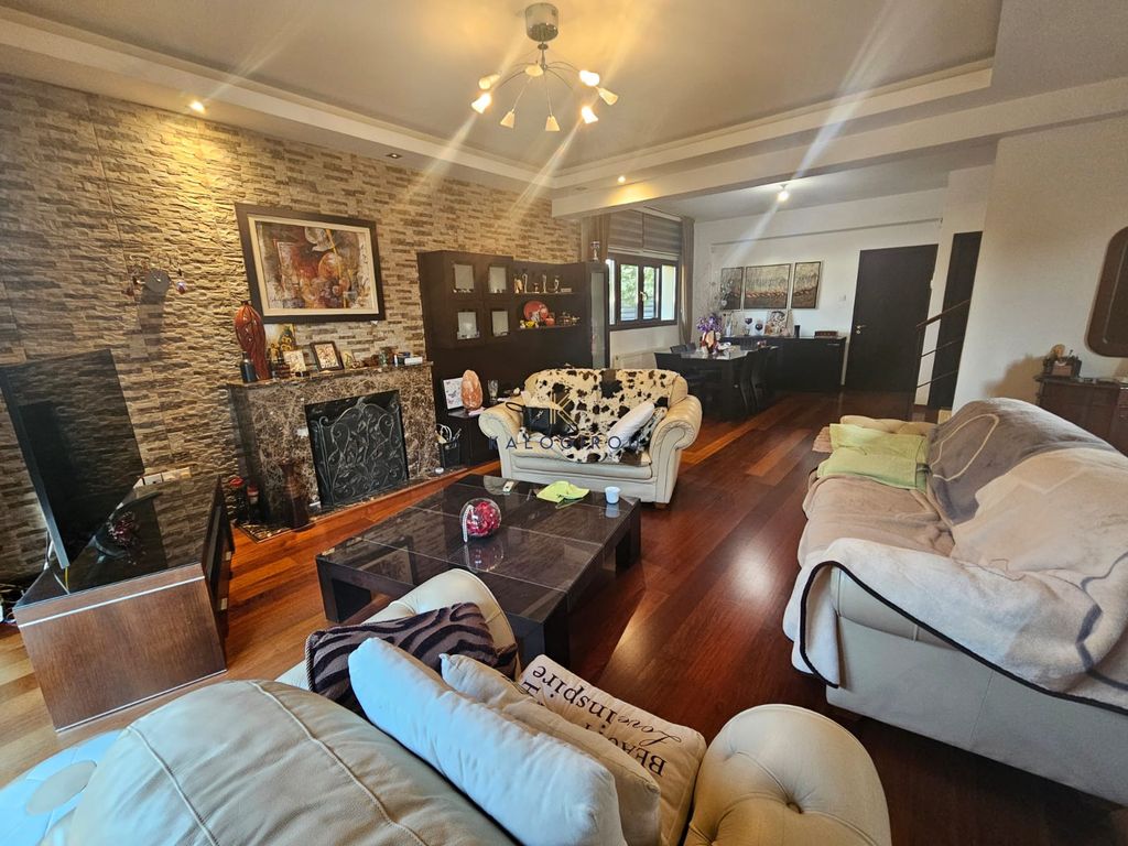 Property photo 2 of 24