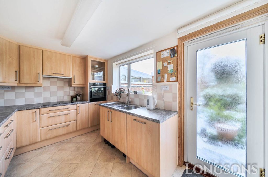 Property photo 3 of 21