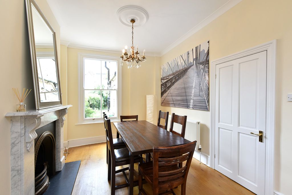 Property photo 3 of 11