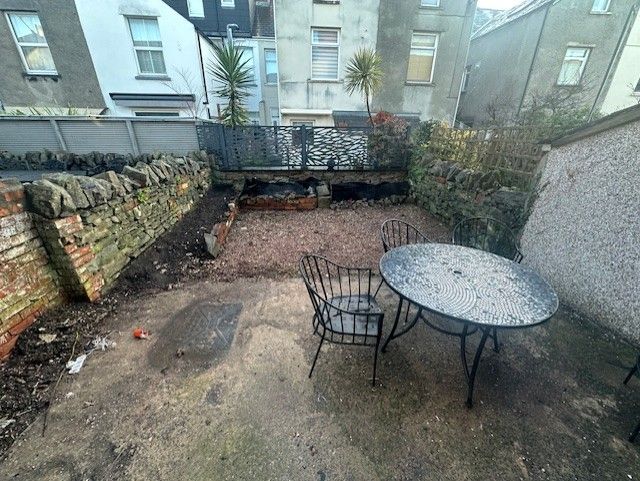 Property photo 3 of 12