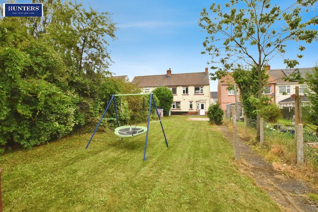 Property photo 2 of 18 Garden