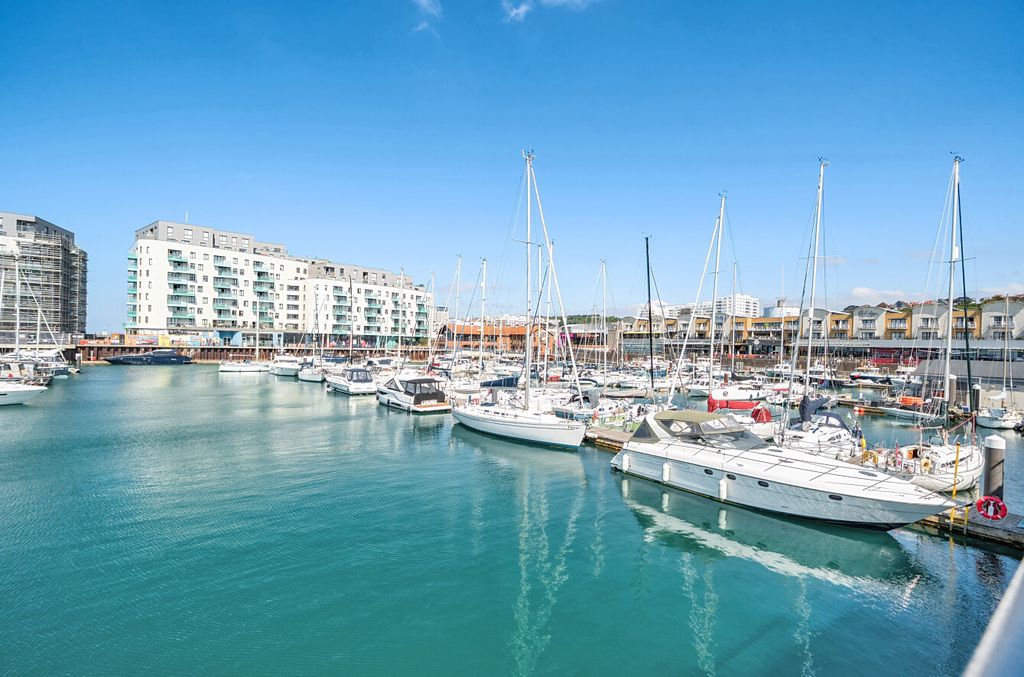 Property photo 1 of 14 1492658-4-6A560d0...