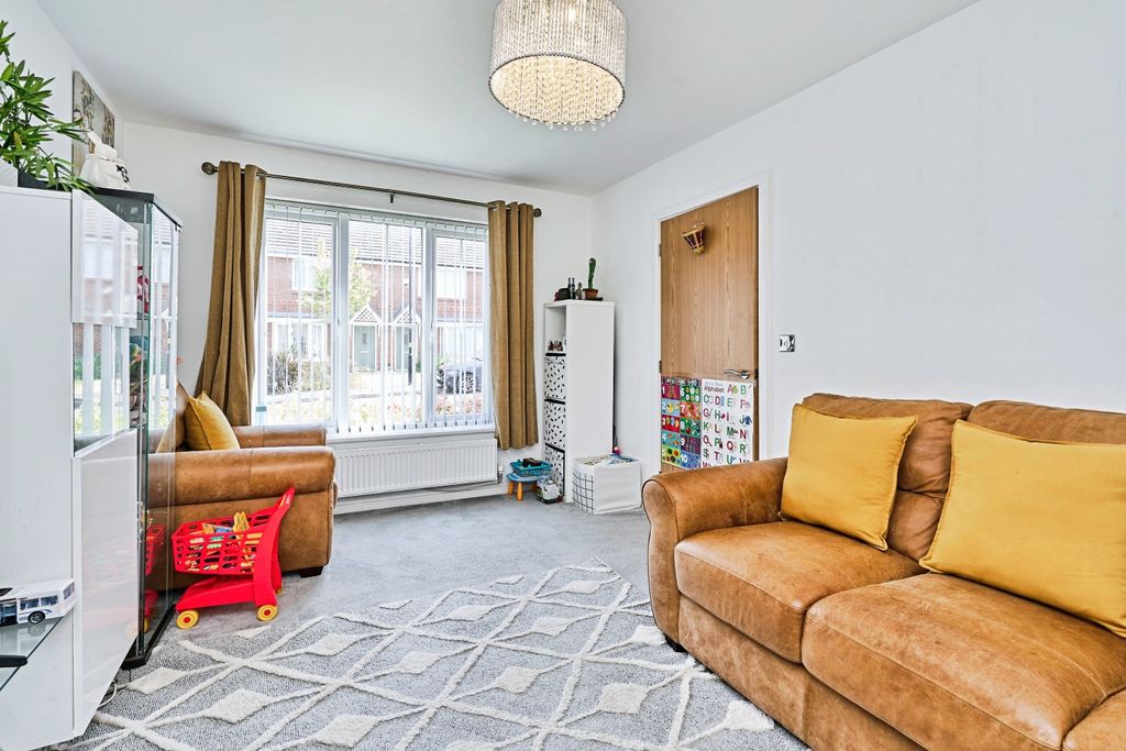 Property photo 3 of 21 3