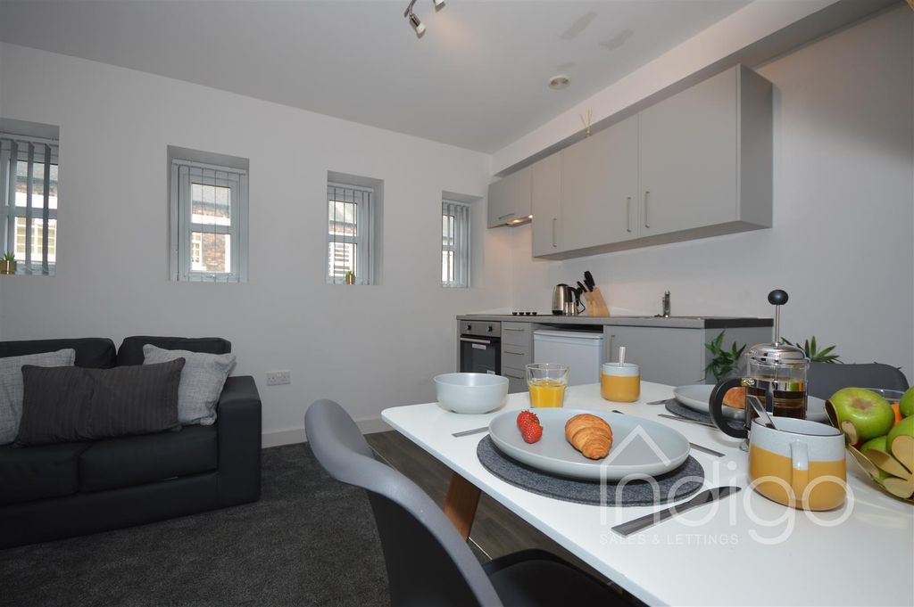 Property photo 3 of 8 0Qy1Indjnukq8Okstqsuow.Jpg