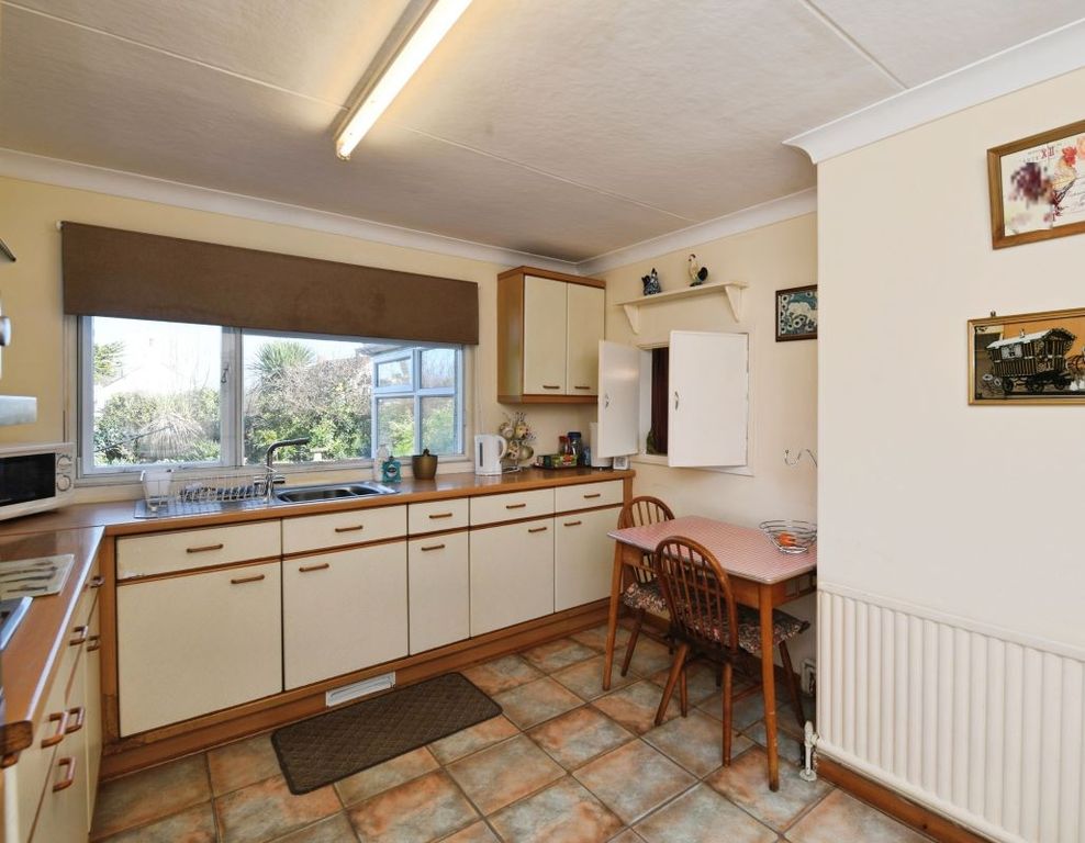 Property photo 3 of 7 Kitchen Diner