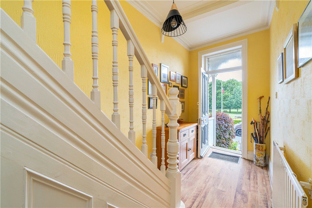 Property photo 2 of 17 Entrance Hall