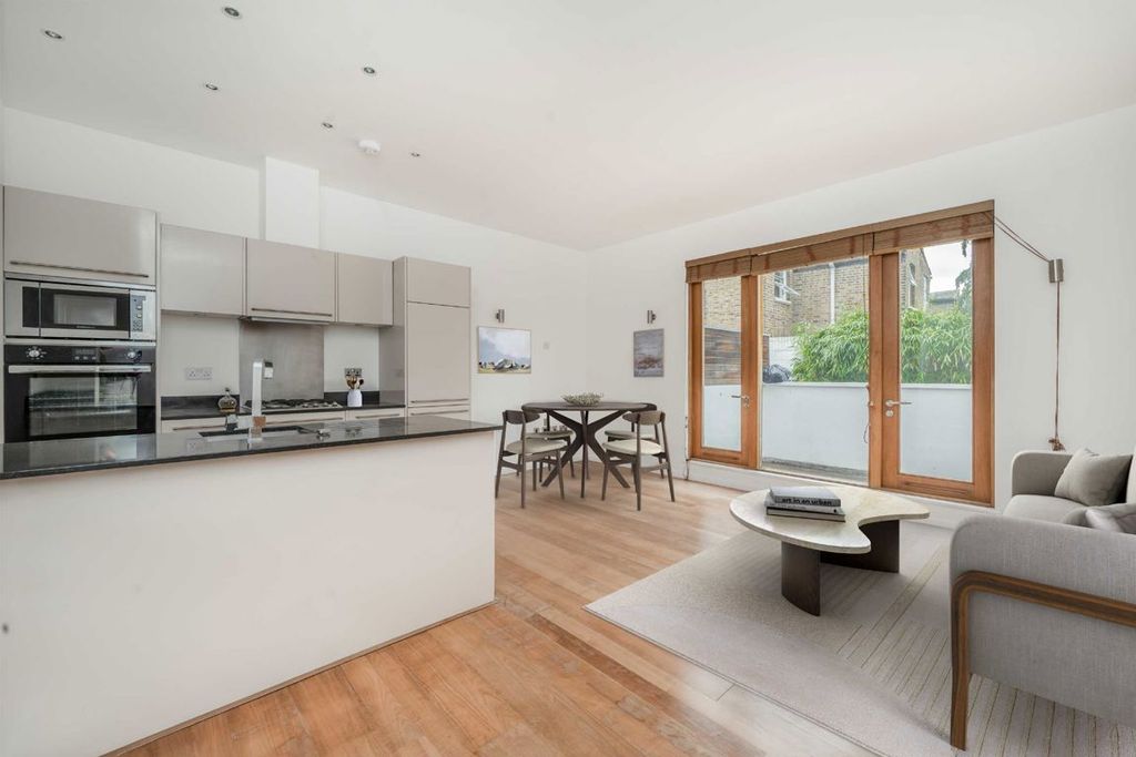 Property photo 2 of 6