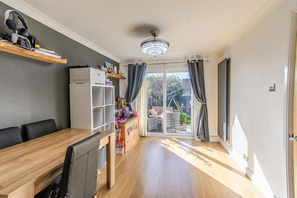 Property photo 3 of 20 Dining Room