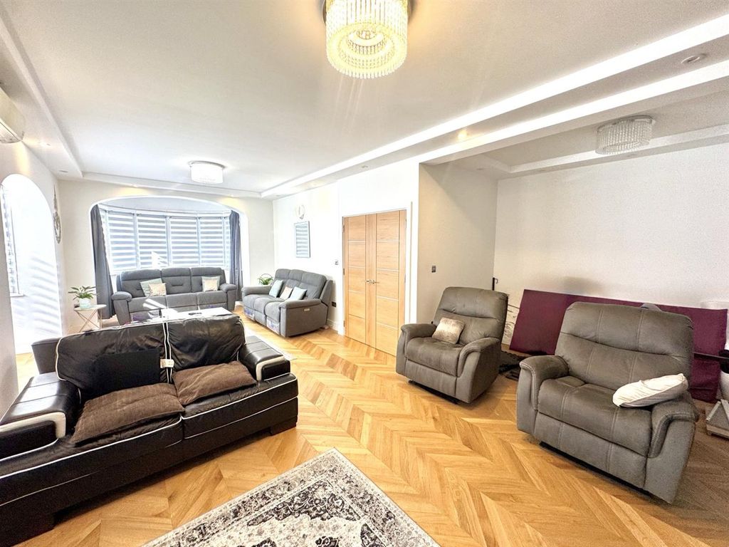 Additional image 12 of 5 bed semi-detached house for saleCheyne Walk, Croydon CR0