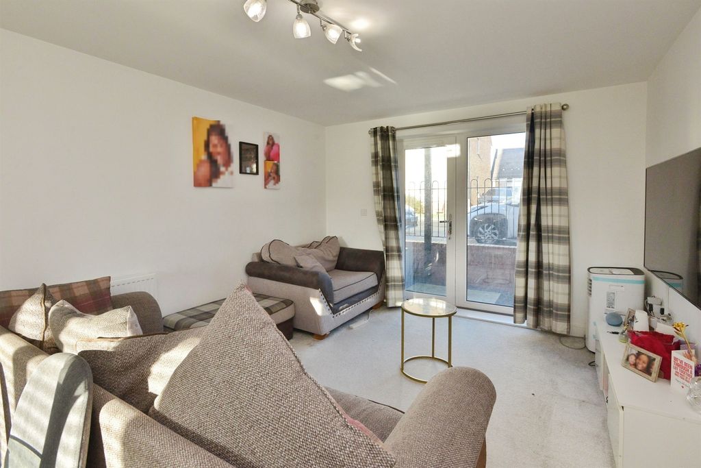 Property photo 3 of 15