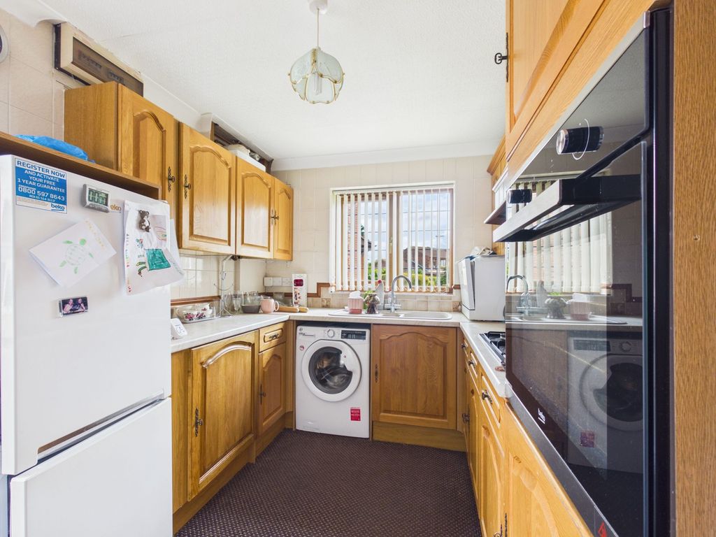 Property photo 2 of 17 Kitchen