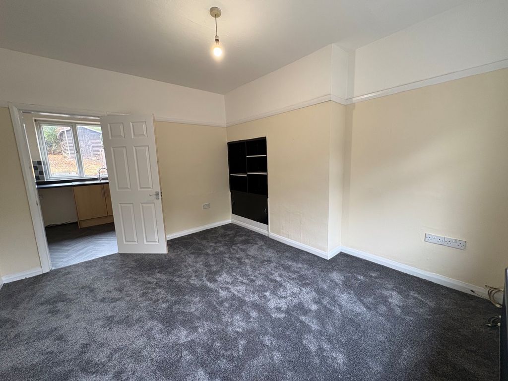 Property photo 2 of 9 Picture No. 01
