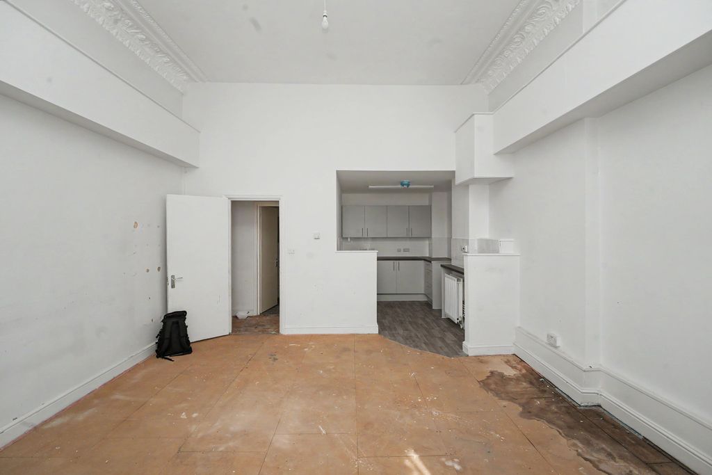 Property photo 3 of 6 Flat 2, 16 Nevern Place, Earls Court, London Sw5 9Pr