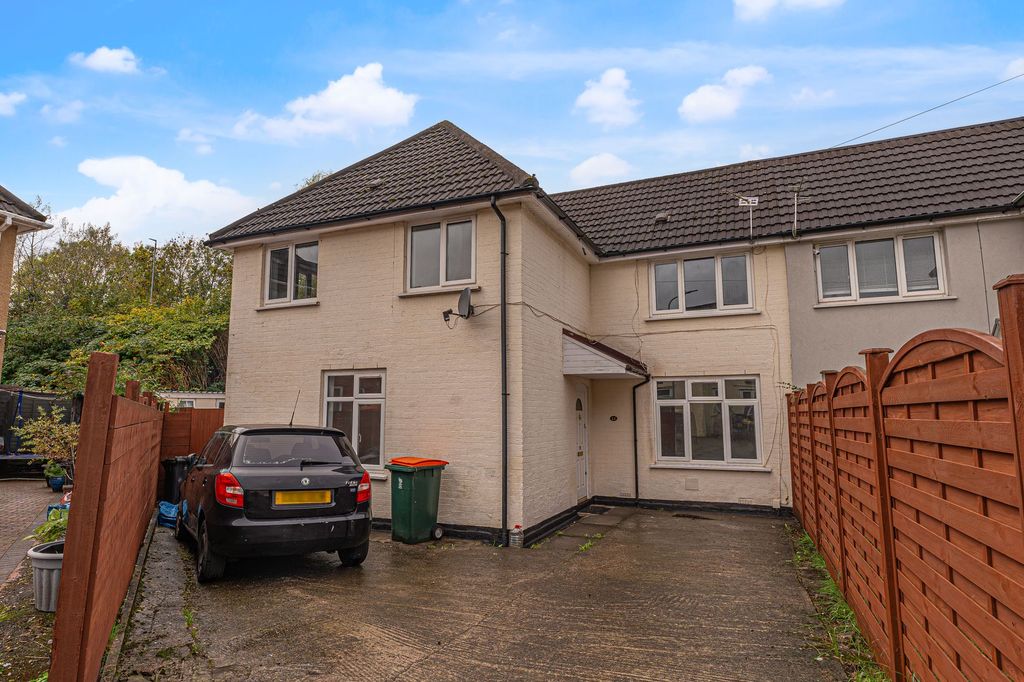 Property photo 1 of 32