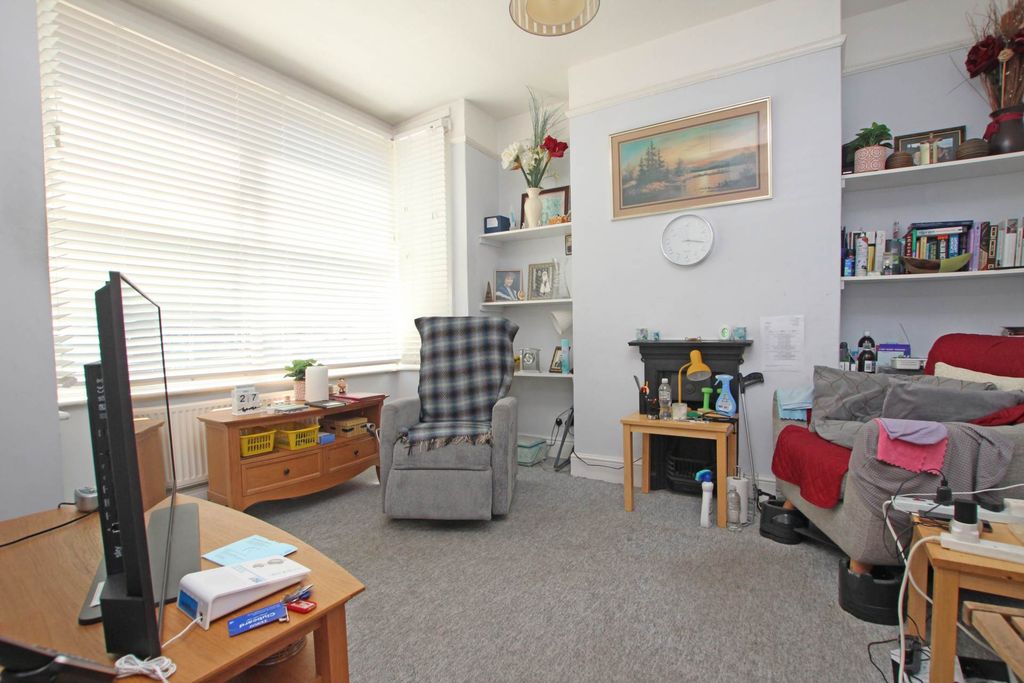 Property photo 2 of 14