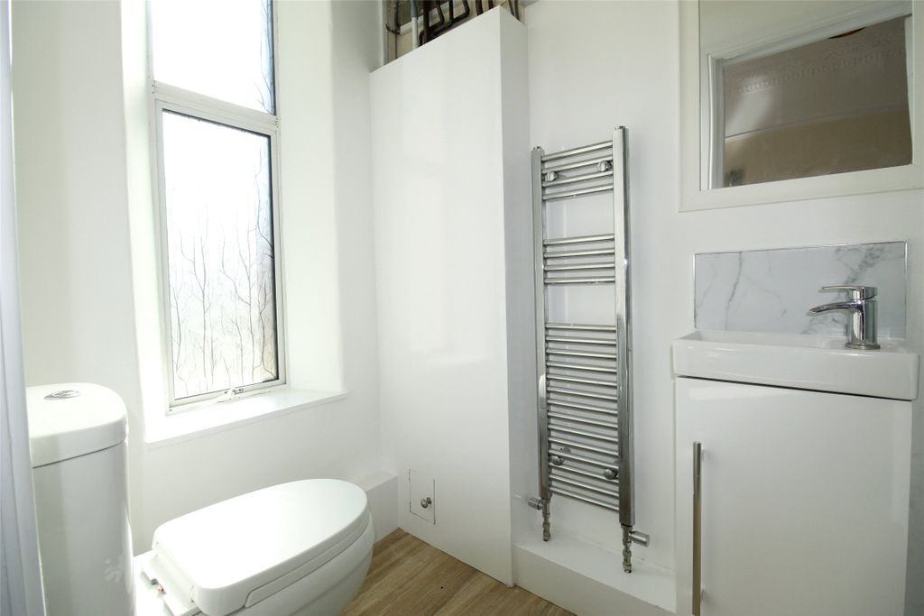 Property photo 3 of 7 Picture No. 17