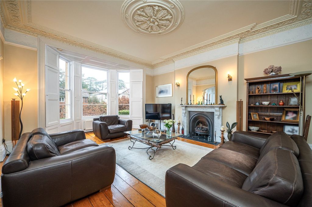 Property photo 2 of 17 Sitting Room