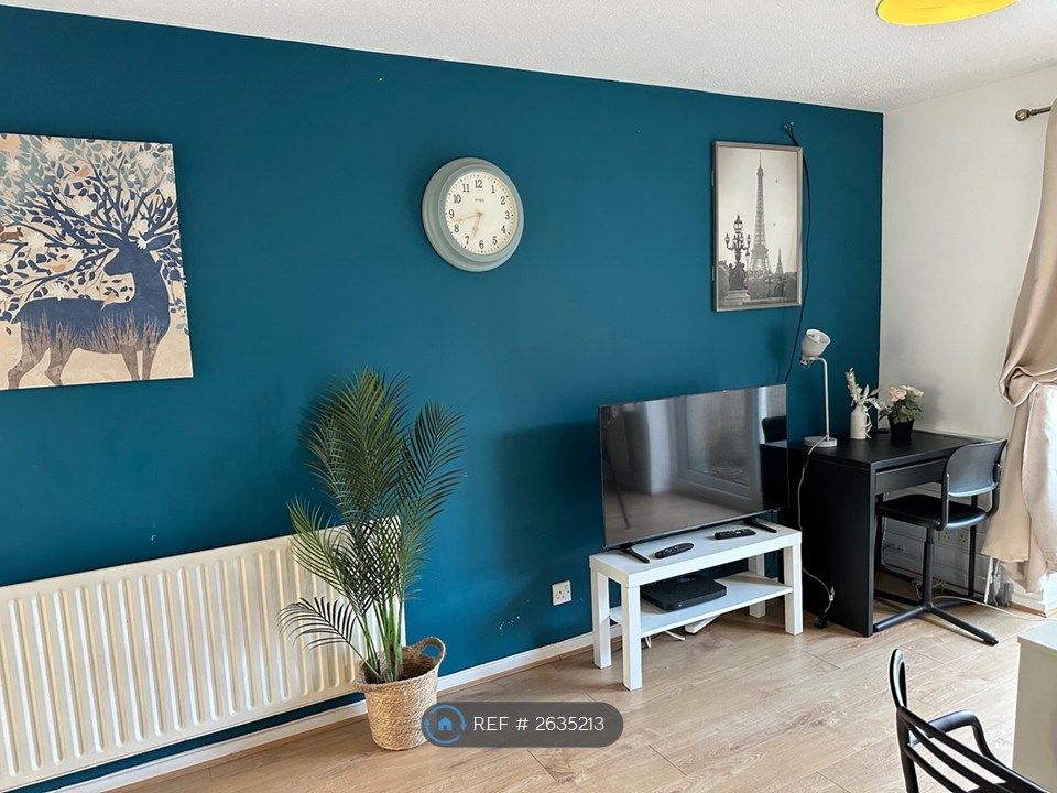 Property photo 1 of 11 Lounge