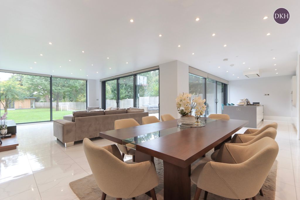 Property photo 3 of 27 Picture No. 06