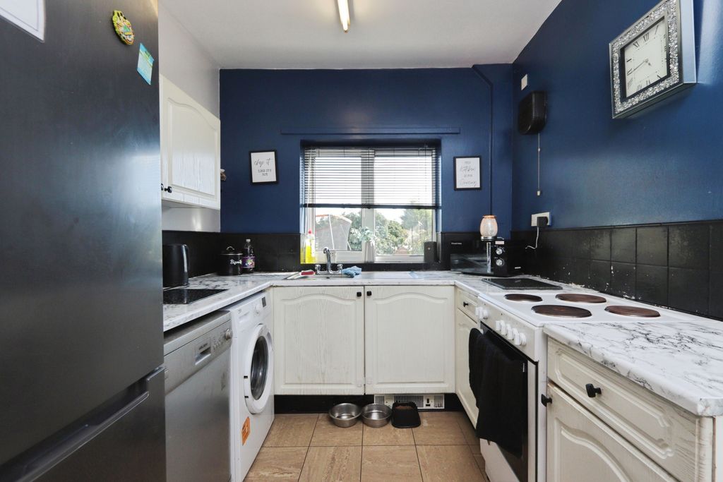 Property photo 3 of 15