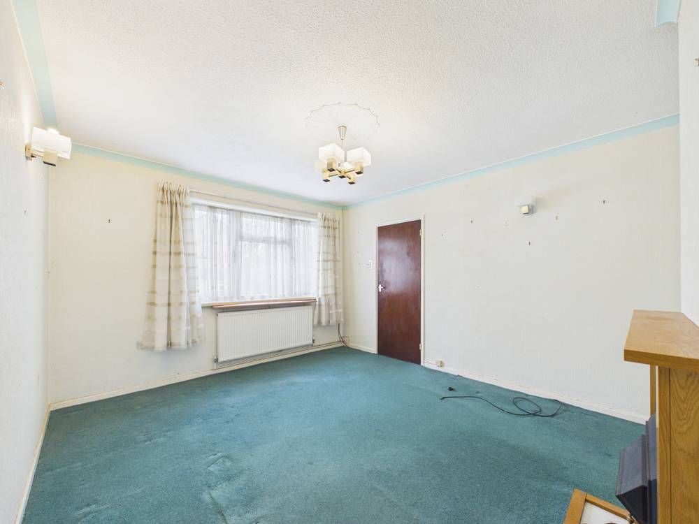 Property photo 3 of 13 Giraffe360-Still003