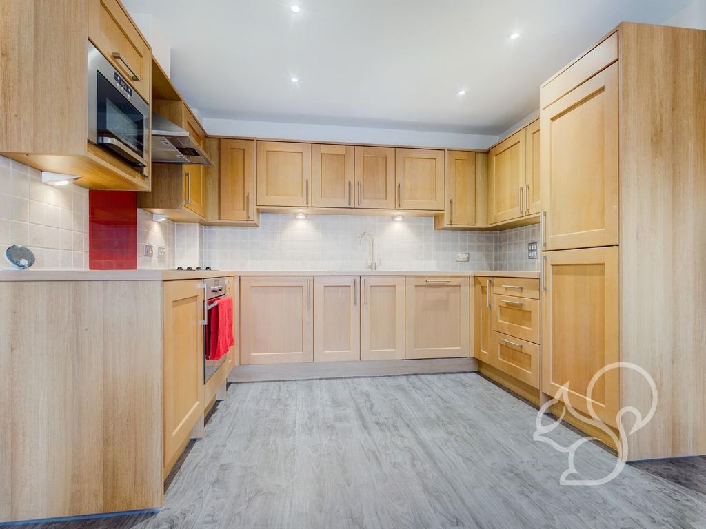 Property photo 2 of 9 Cam01254G0-Pr0039-Still003.Jpg