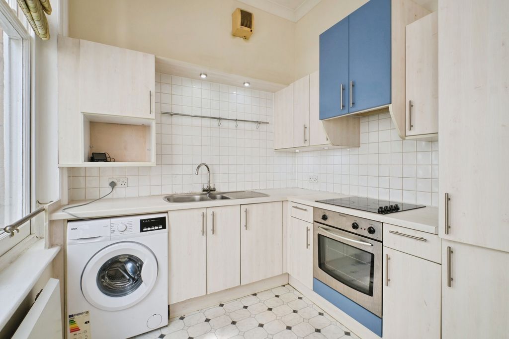 Property photo 2 of 20 Pbox-Img.Jpg