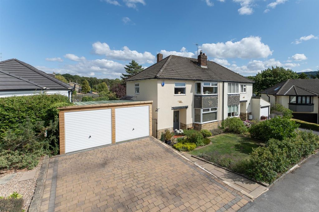Property photo 1 of 31 Wrenbeck Drive