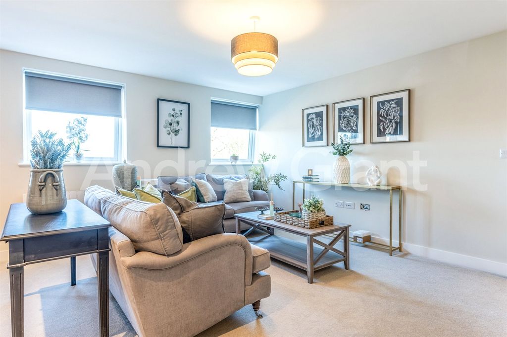 Additional image 9 of 2 bed flat to rentOrchard House, 2 Victoria Square, Droitwich WR9