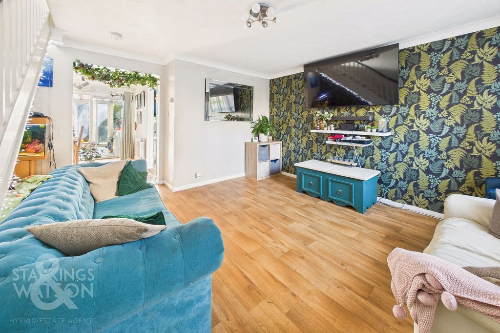 Property photo 2 of 17