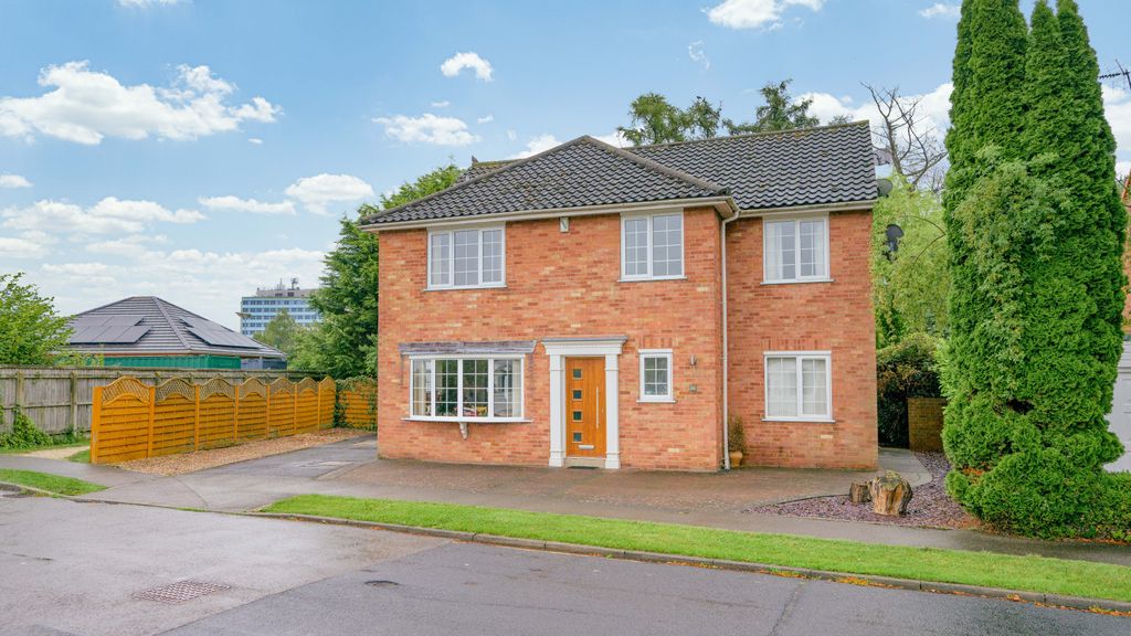 Property photo 1 of 33